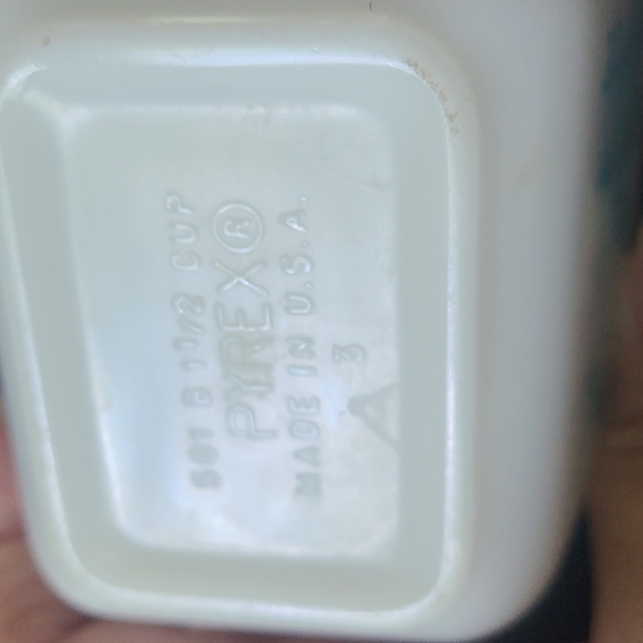 Vintage Pyrex Butterprint small container with lid - Picture 4 of 4